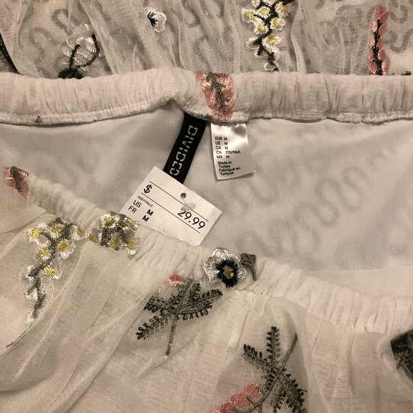 🤍 H & M Off Shoulder Crop Top - Picture 3 of 4